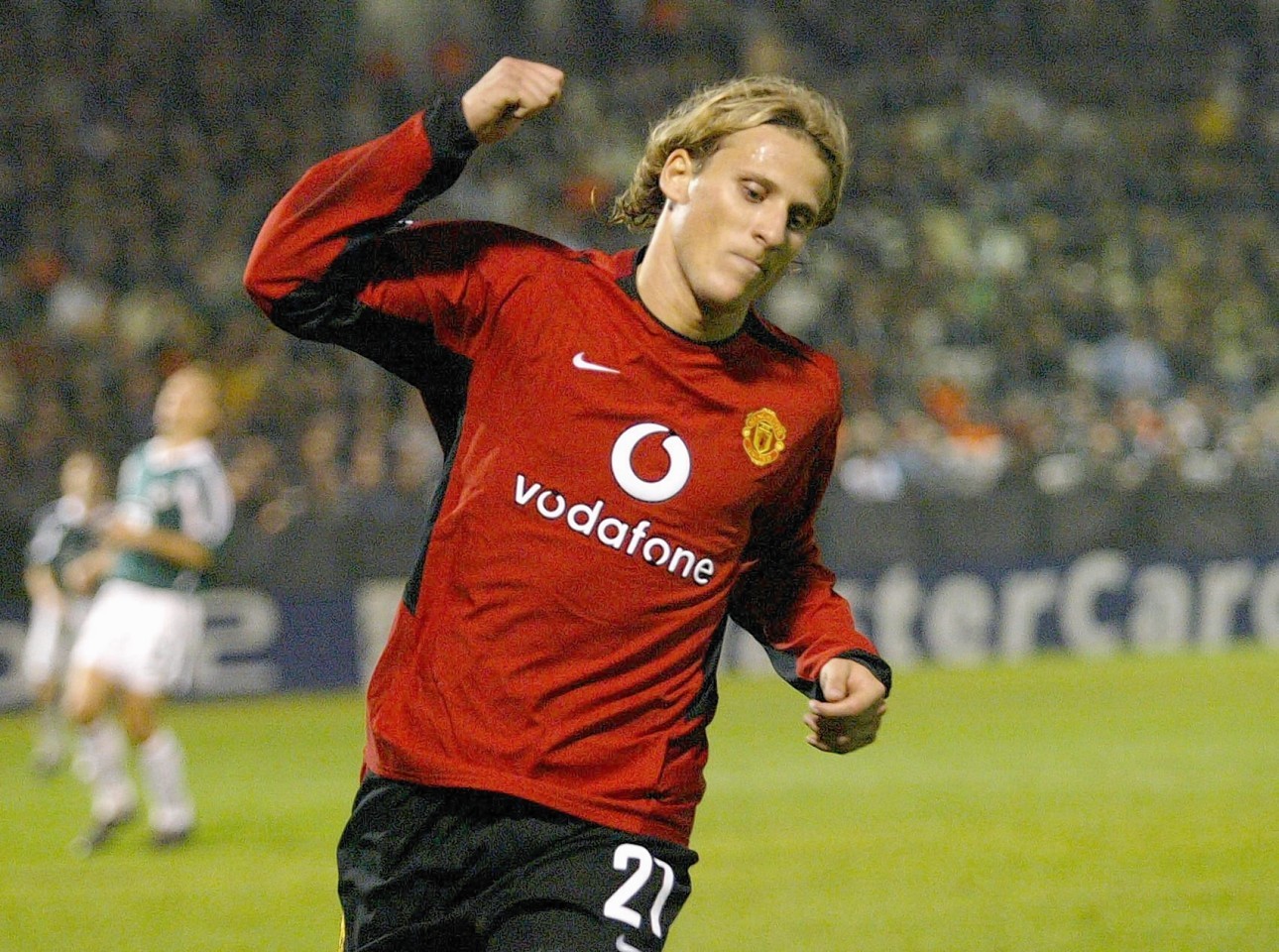 Diego Forlan's last spell in the Premier League saw him wearing the red of Manchester United