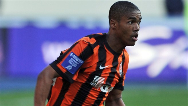 Chelsea have been linked with Douglas Costa throughout January and today apparently made an official bid