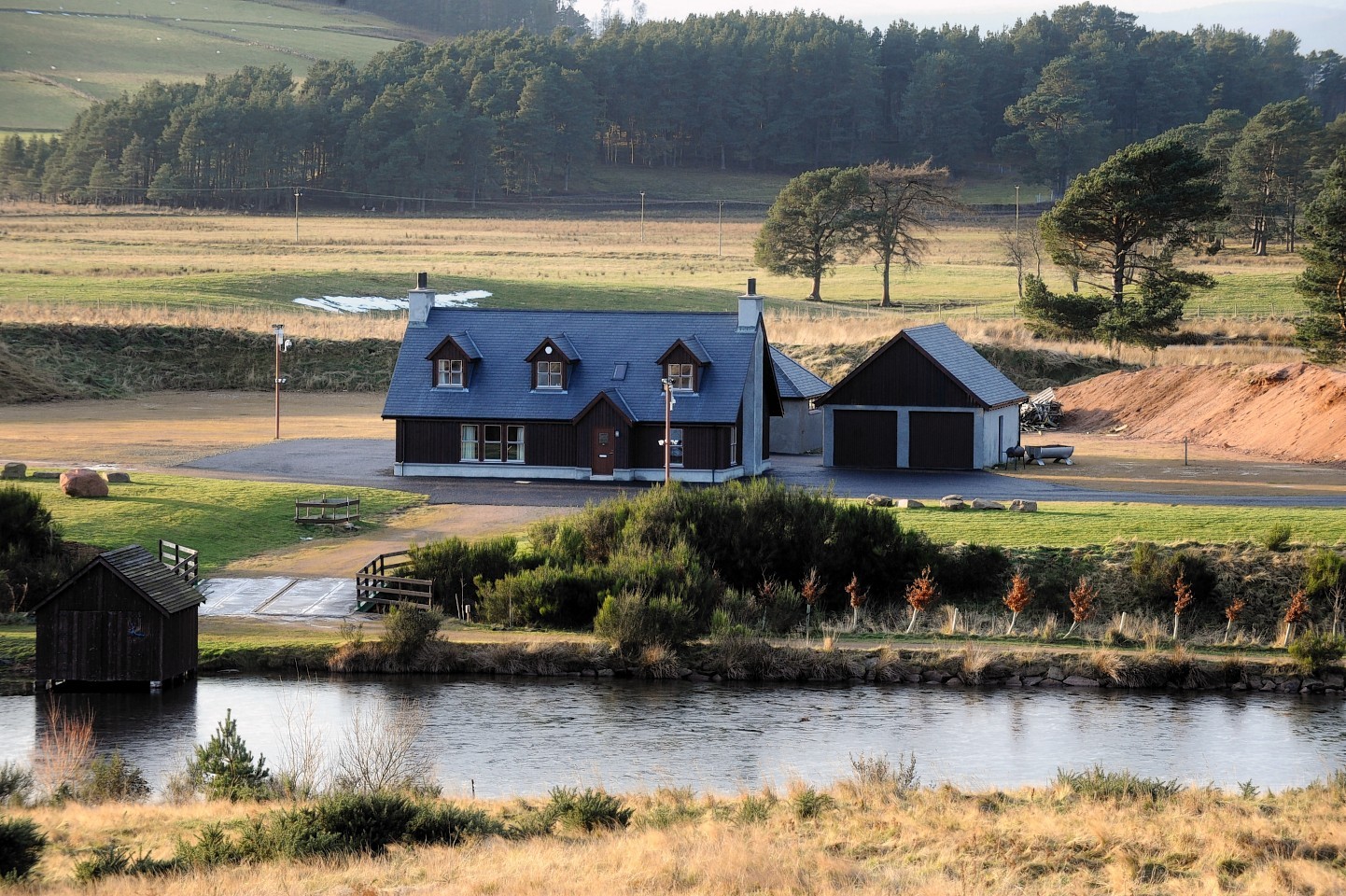 Knockburn Loch