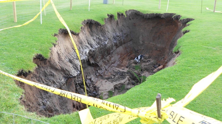 The huge sinkhole opened up following torrential rain at the end of last year (Traigh Golf Course/PA Wire)