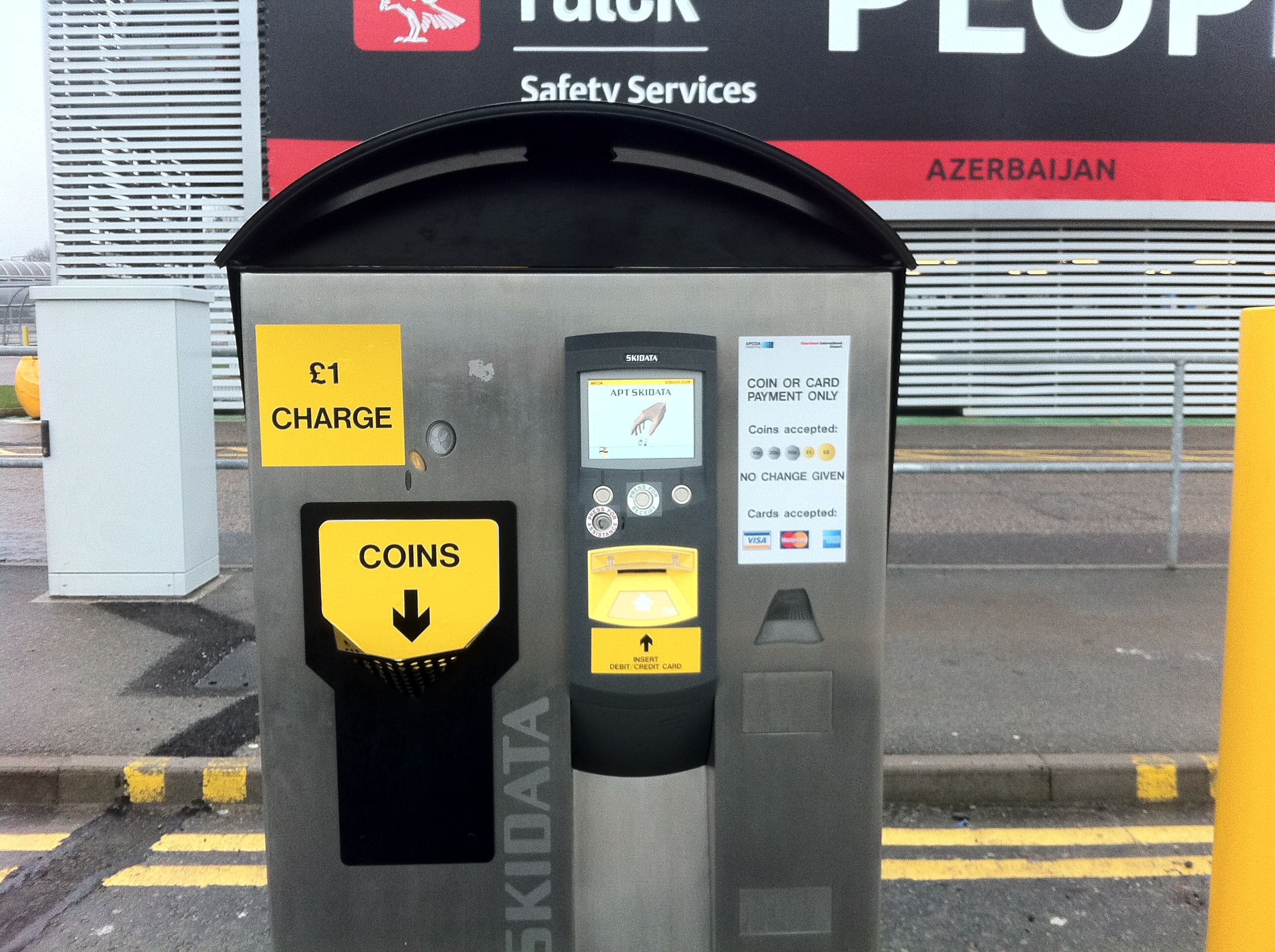The new £1 drop-off charge at Aberdeen International Airport