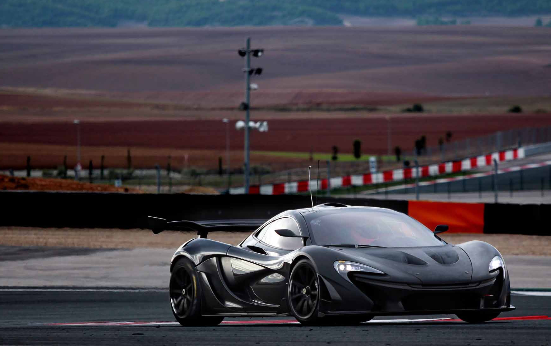 2015 McLaren P1 GTR