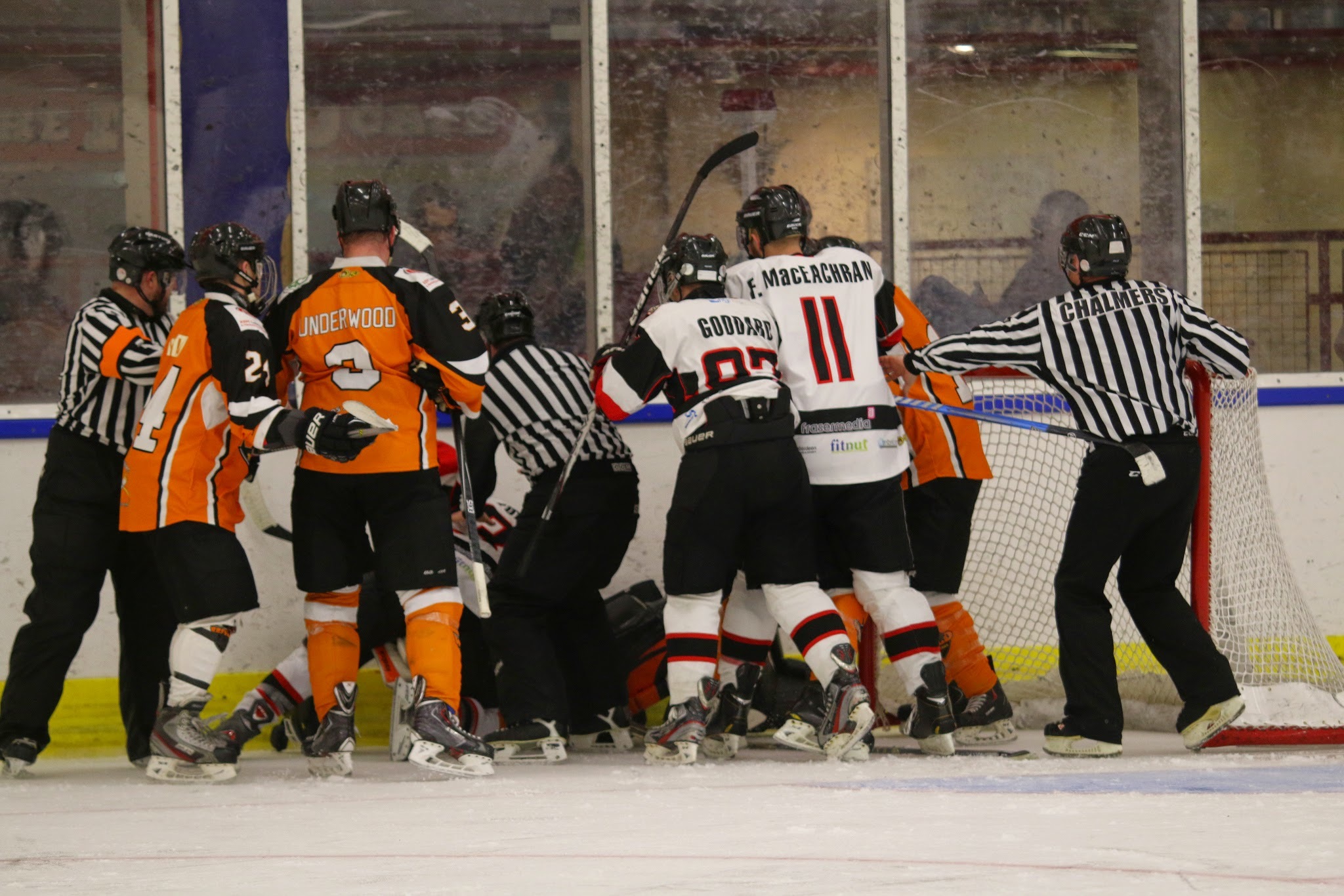 Aberdeen Lynx saw off North Ayrshire Wild 8-1 to set up a semi-final with Dundee Tigers