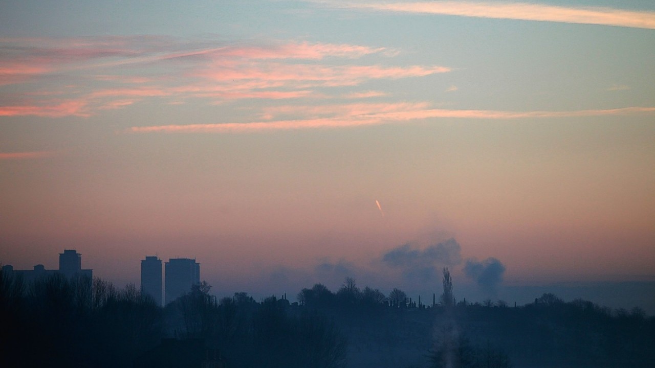 Fog spread across Glasgow this morning