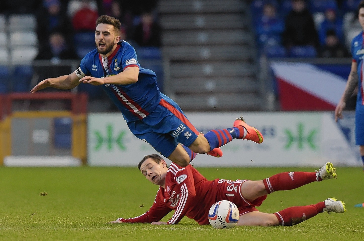 Graeme Shinnie is expected more hard fought battles with Aberdeen between now and his summer move