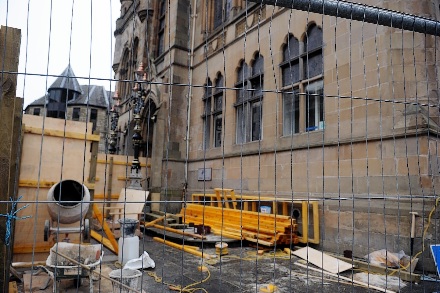 The first phase of work on Inverness Town House will cost £1.2million and will see the building covered in scaffolding