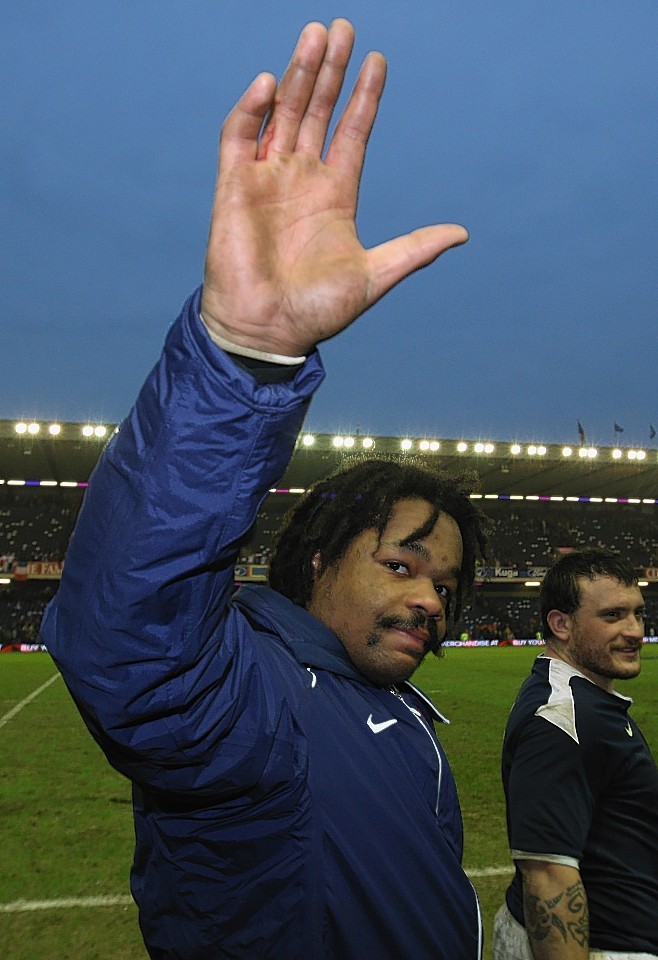 The experienced Mathieu Bastareaud starts for France