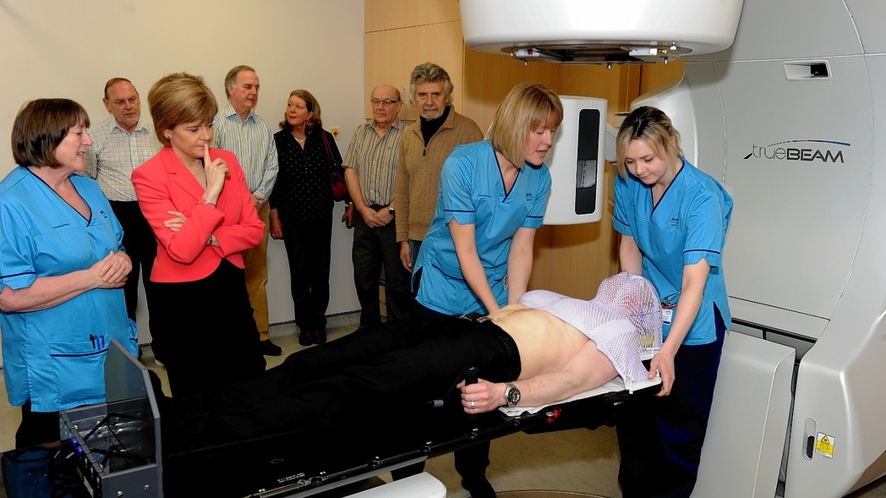 Nicola Sturgeon officially opened the radiotherapy unit at ARI yesterday