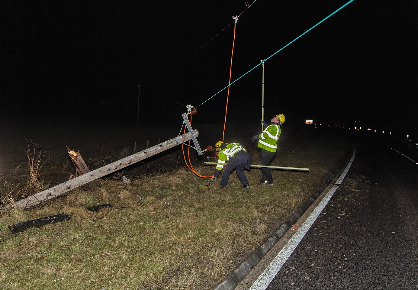 SSE engineers at the scene of the crash trying to restore power