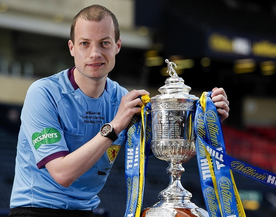 Willie get his hands on the Scottish Cup