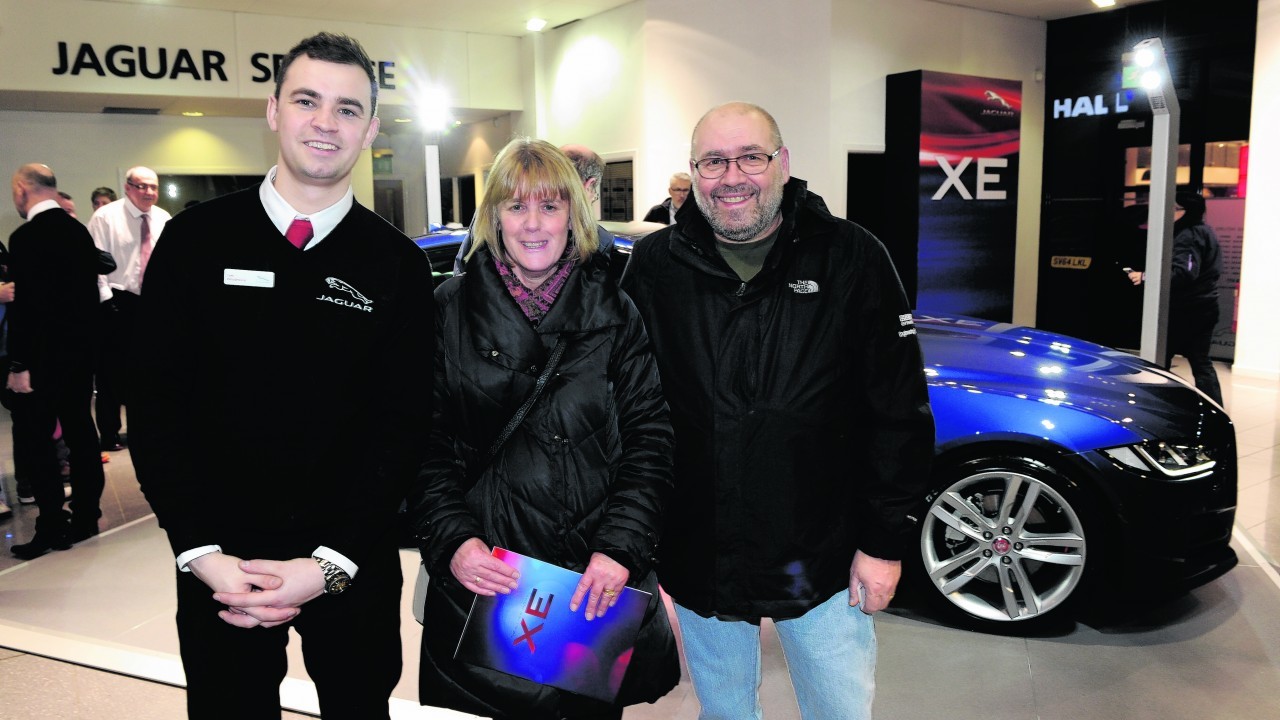 (from left) Brand ambassador, Tom Woodhouse with Jayne and Doug Williamson
