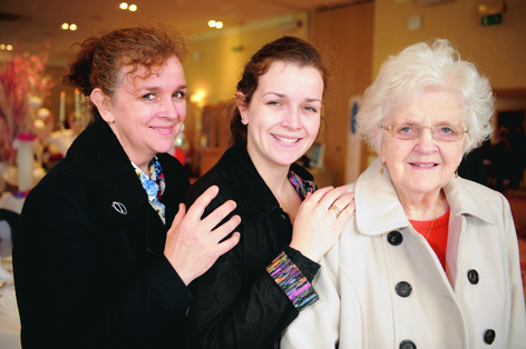 Bride-to-be Isla McCreath (centre) with her mother Joanne and her granny Sheena Shaw