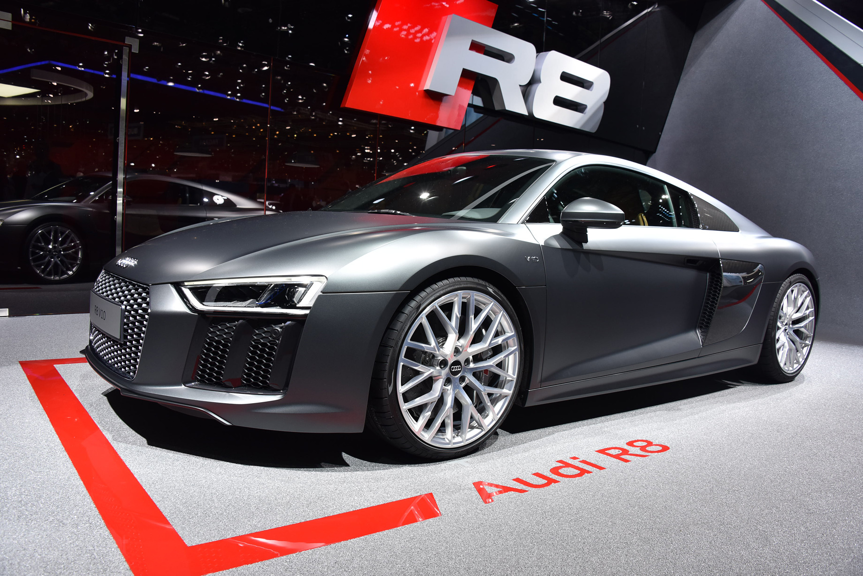 2015 Geneva Motor Show: Audi R8 V10