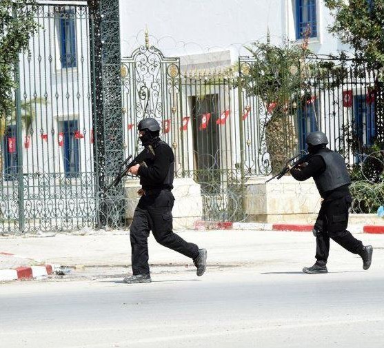 Tunisian security officers close in