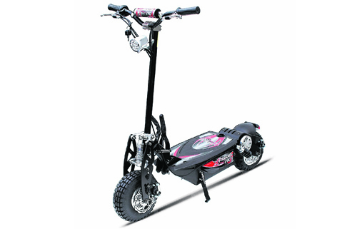 This top-of-the-range EVO scooter accepts almost any surface challenge you’d care to put in its way