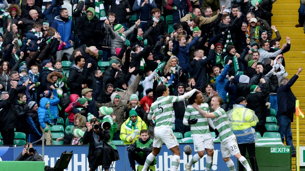 Celtic celebrate Virgil Van Dijk's opening goal