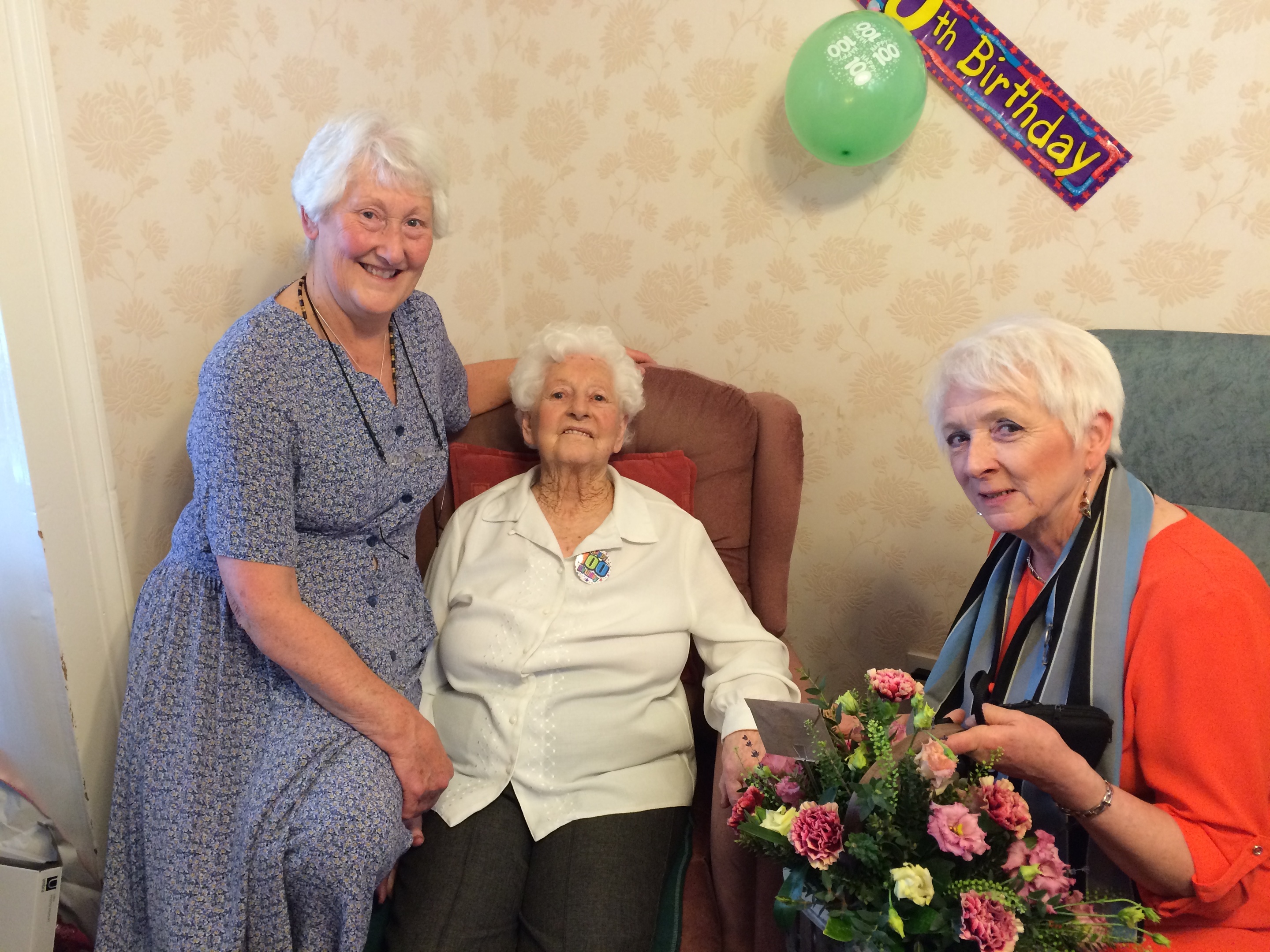 Elizabeth Shearer (centre) with her daughter Joan MacMaster and Pauline Dow of Scottish Association of Teachers of Physical Education