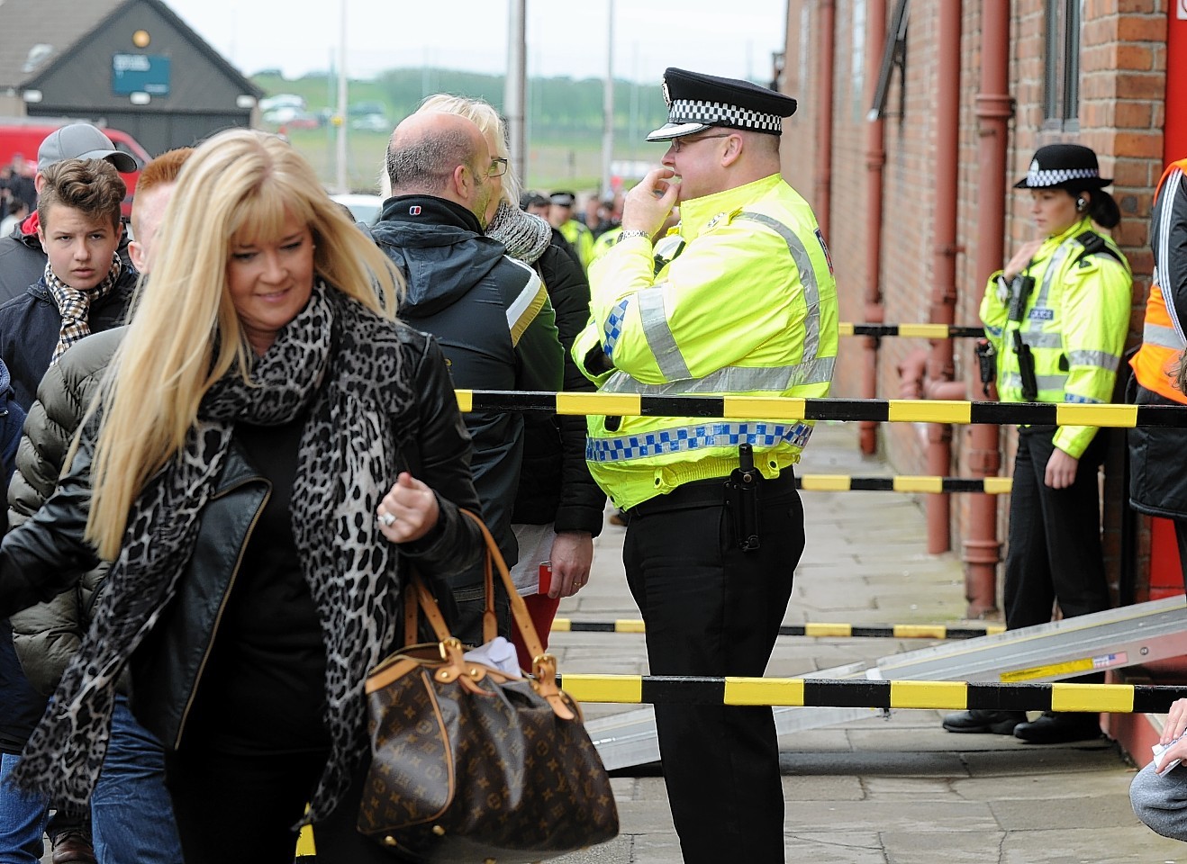 Police-at-Pittodrie-4