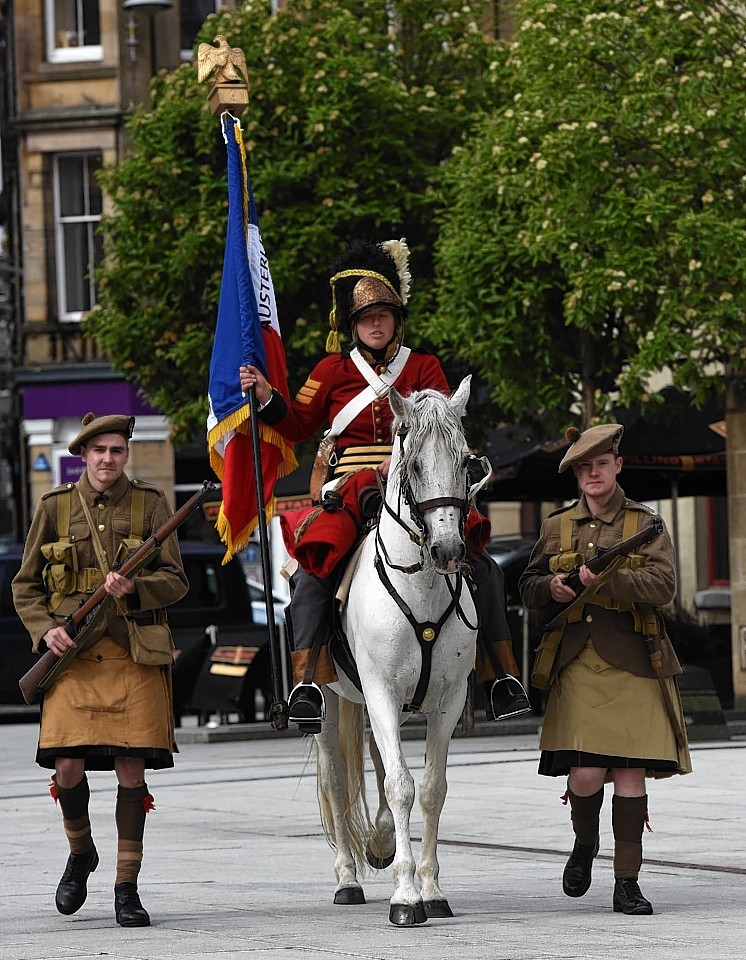 Kirsty McWilliam on Drino with two 1st World War Soldiers.