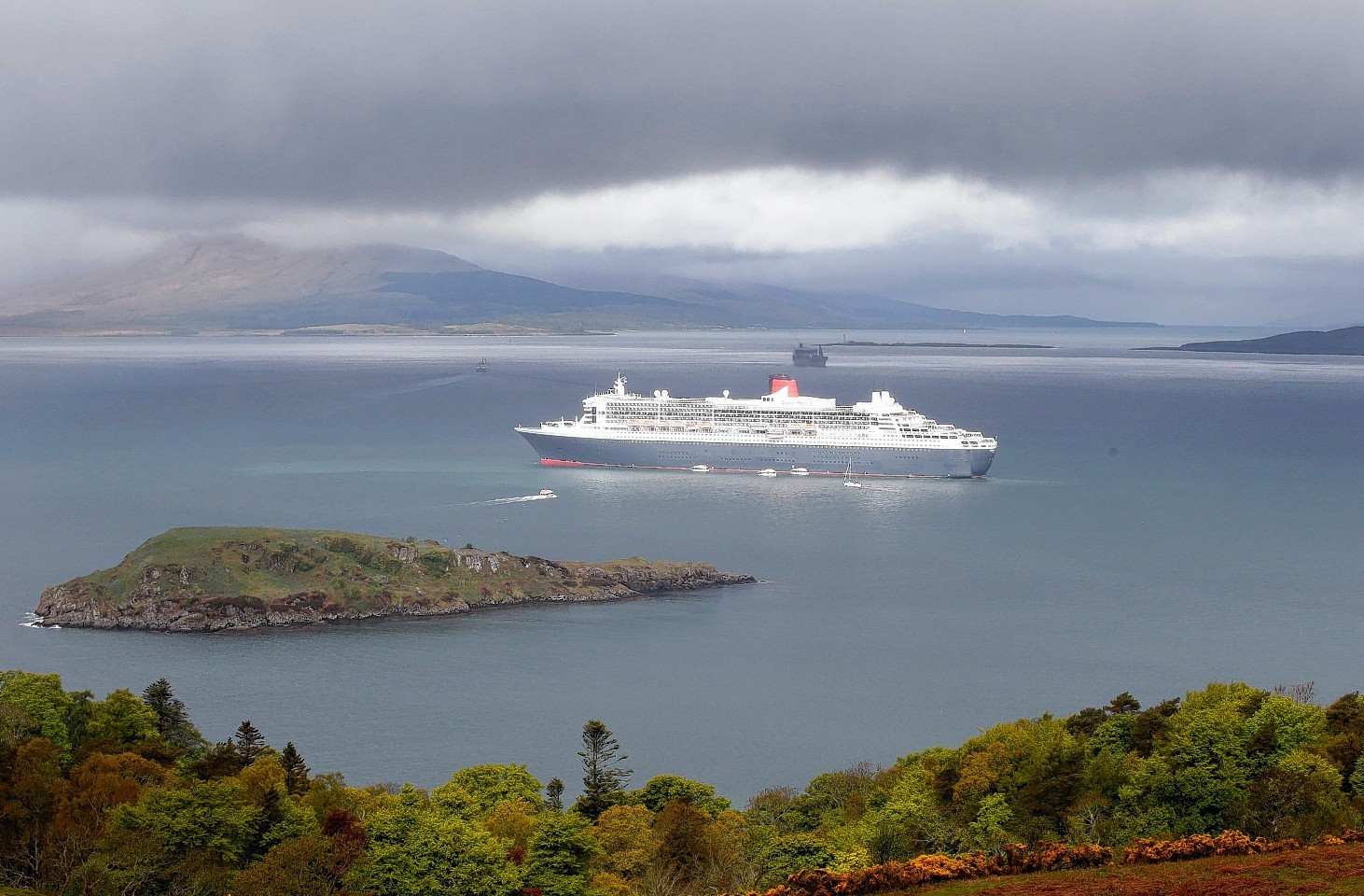 Queen Mary 2 visits Oban