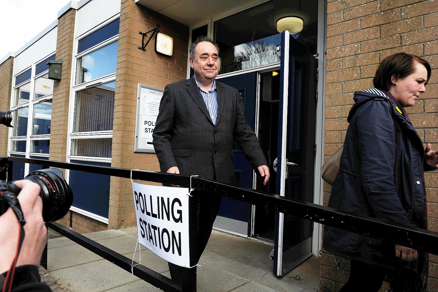 salmond-voting-2