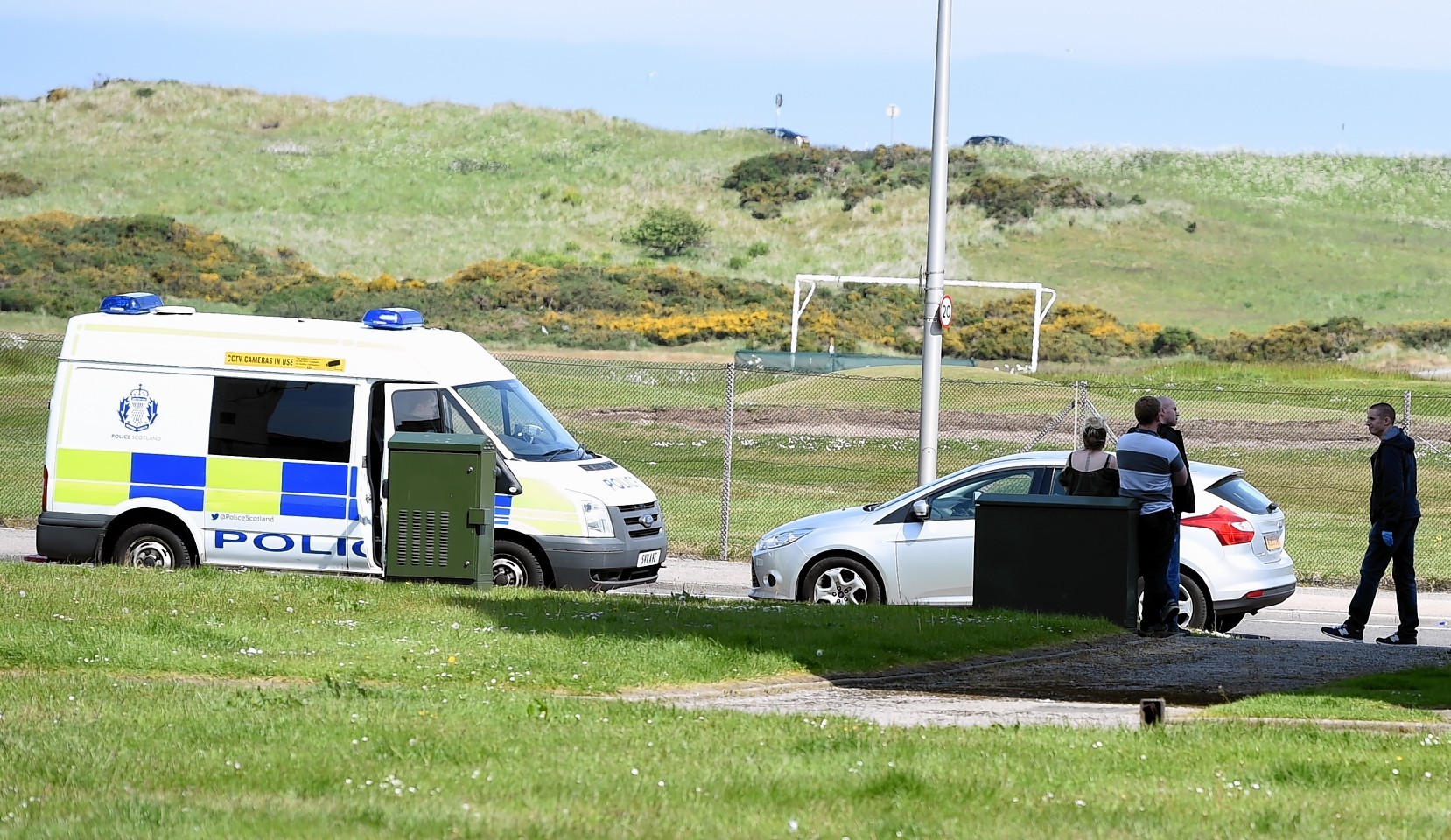 A Police Scotland drugs raid at the building of 108-124 Golf Road, Aberdeen. 
Picture by JIM IRVINE    12-6-15