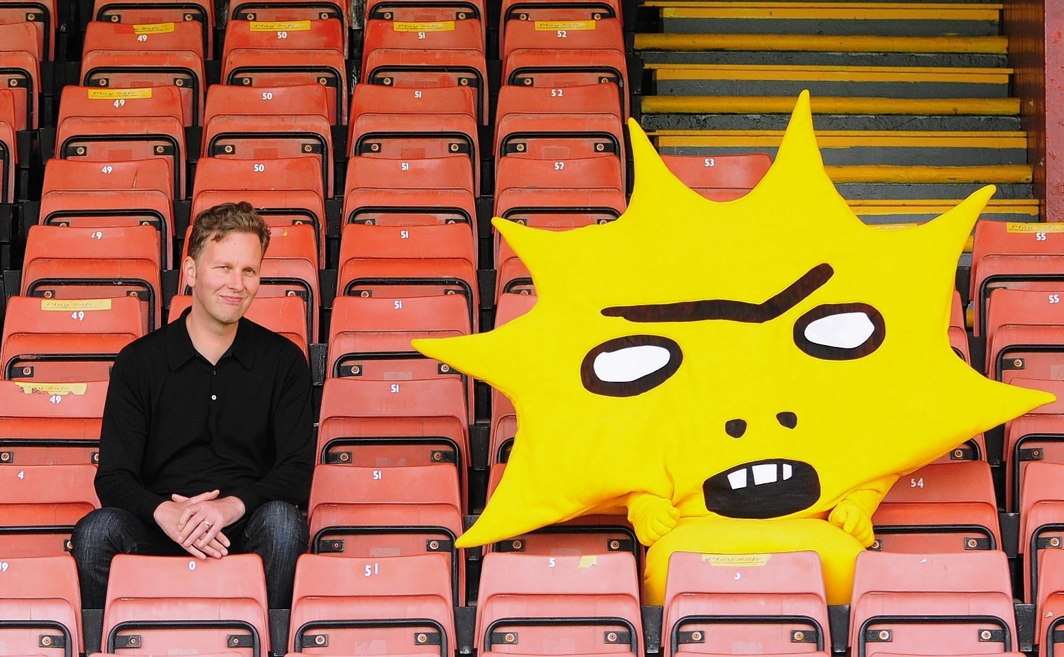 Turner Prize-nominated artist David Shrigley at Firhill with Kingsley