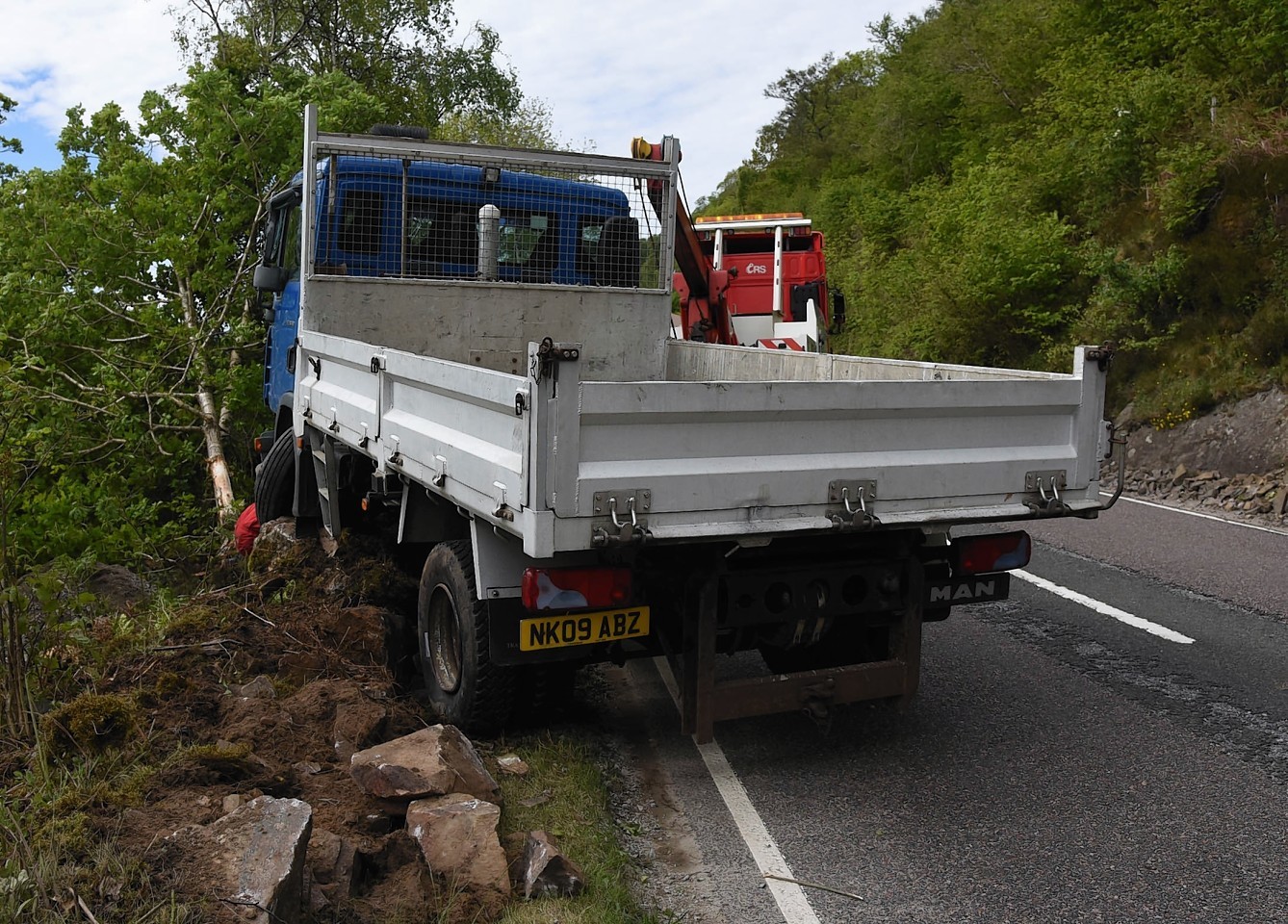 The lorry off the road approx half a mile north of the Clansman Hotel on the A82 Inverness to Drumnadrochit road.