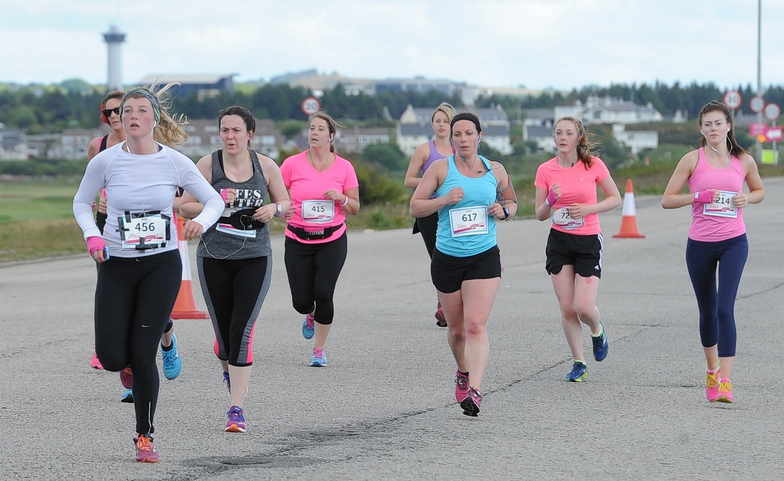 Thousands of women take part in Race for Life Aberdeen