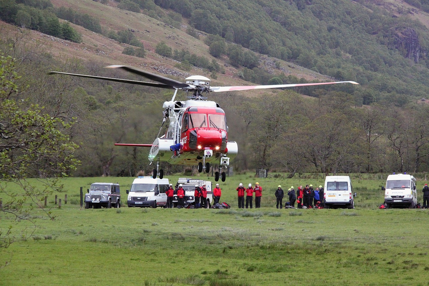 Mountain rescuers at the Ring of Steall