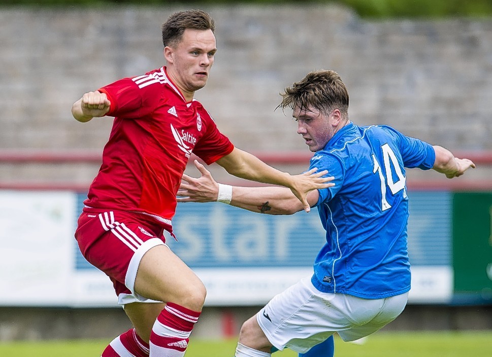 Aberdeen's Lawrence Shankland has joined Morton