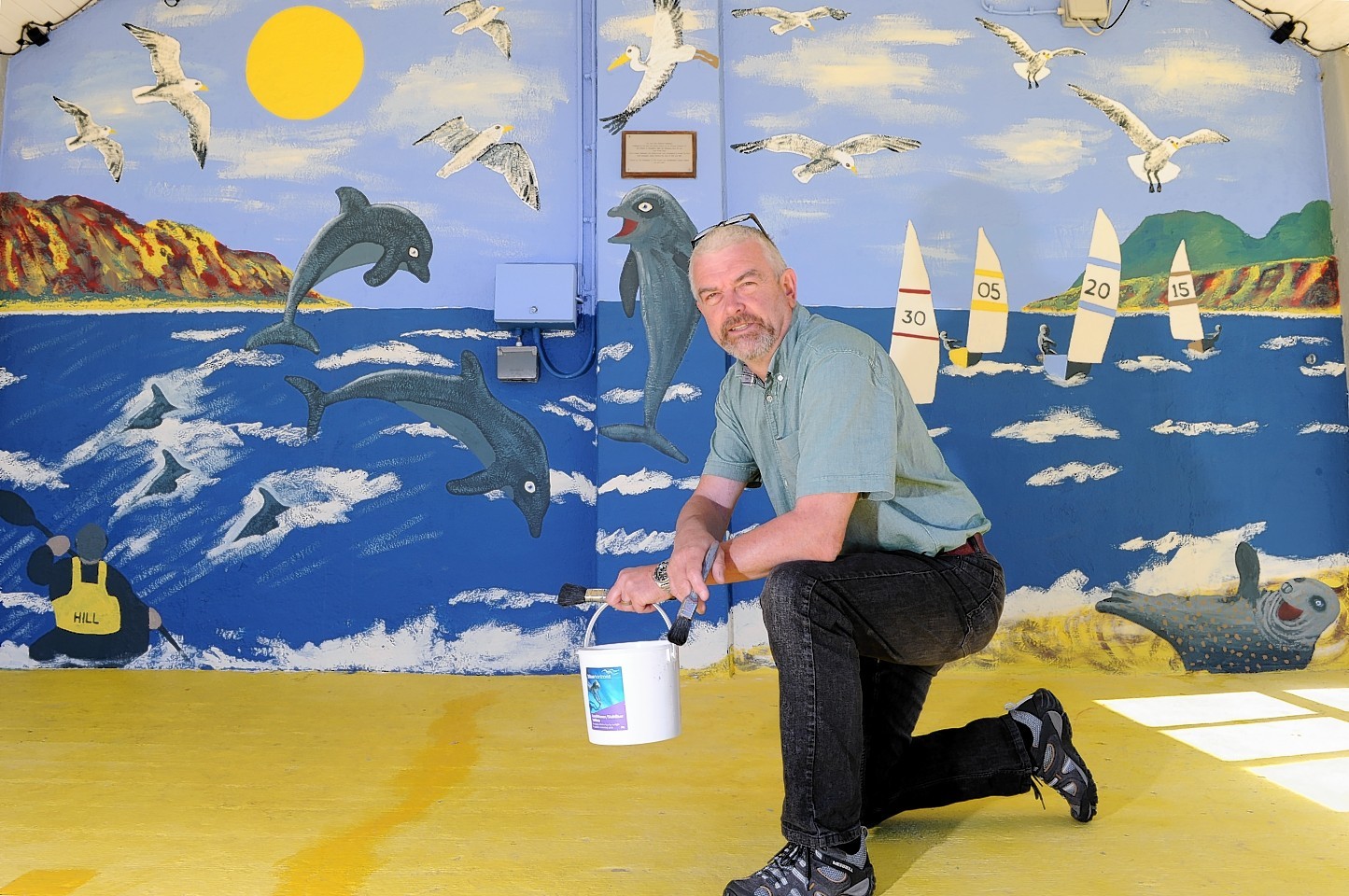 Pete Hill has created a new mural at Stonehaven Open Air Pool