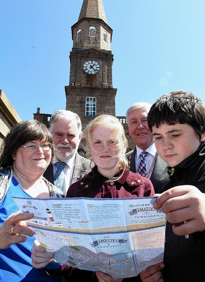 Peterhead Academy pupils with Anne Allan, Stuart Pratt and Hamish Vernal