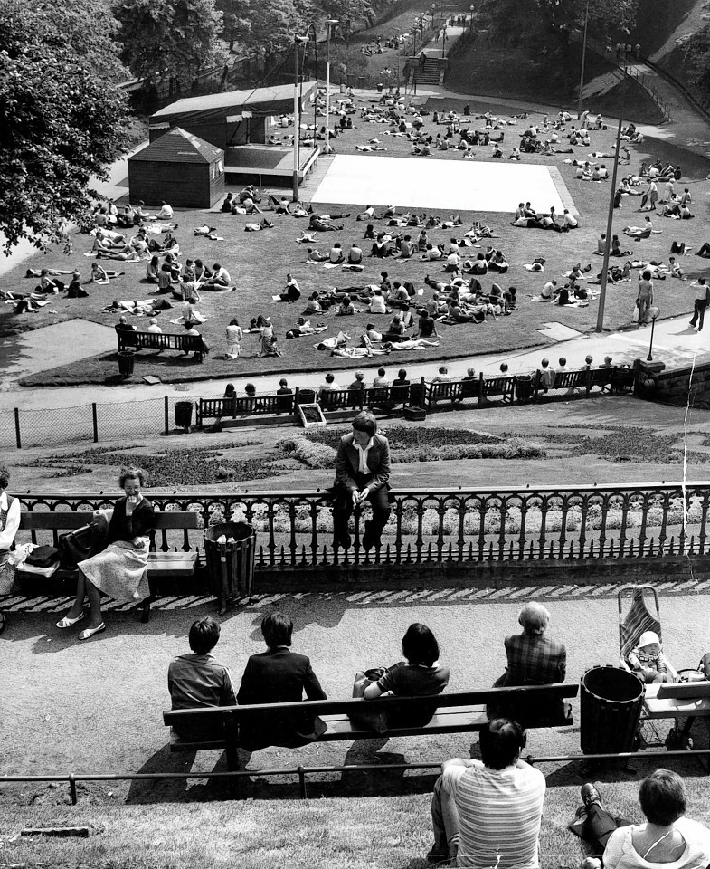 1978: The sunshine brought big crowds to Union Terrace Gardens where entertainment was often laid on.