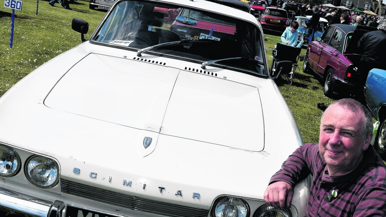 COLIN MAIN FROM BALLINDALLOCH WITH HIS 1977 RELIANT SCIMITAR 3.0L VG
