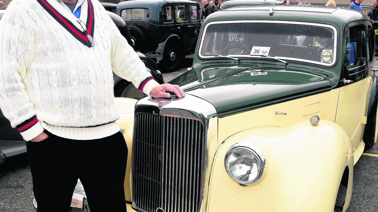 COLIN HARRIS FROM INSCH WITH HIS 1952 ALVIS 3.0L TA21

01464831467/0781981452816