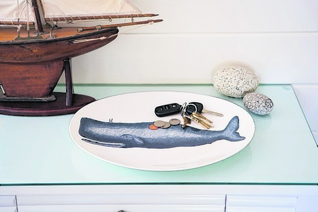 Scrimshaw Whale Oval Tray £25.00