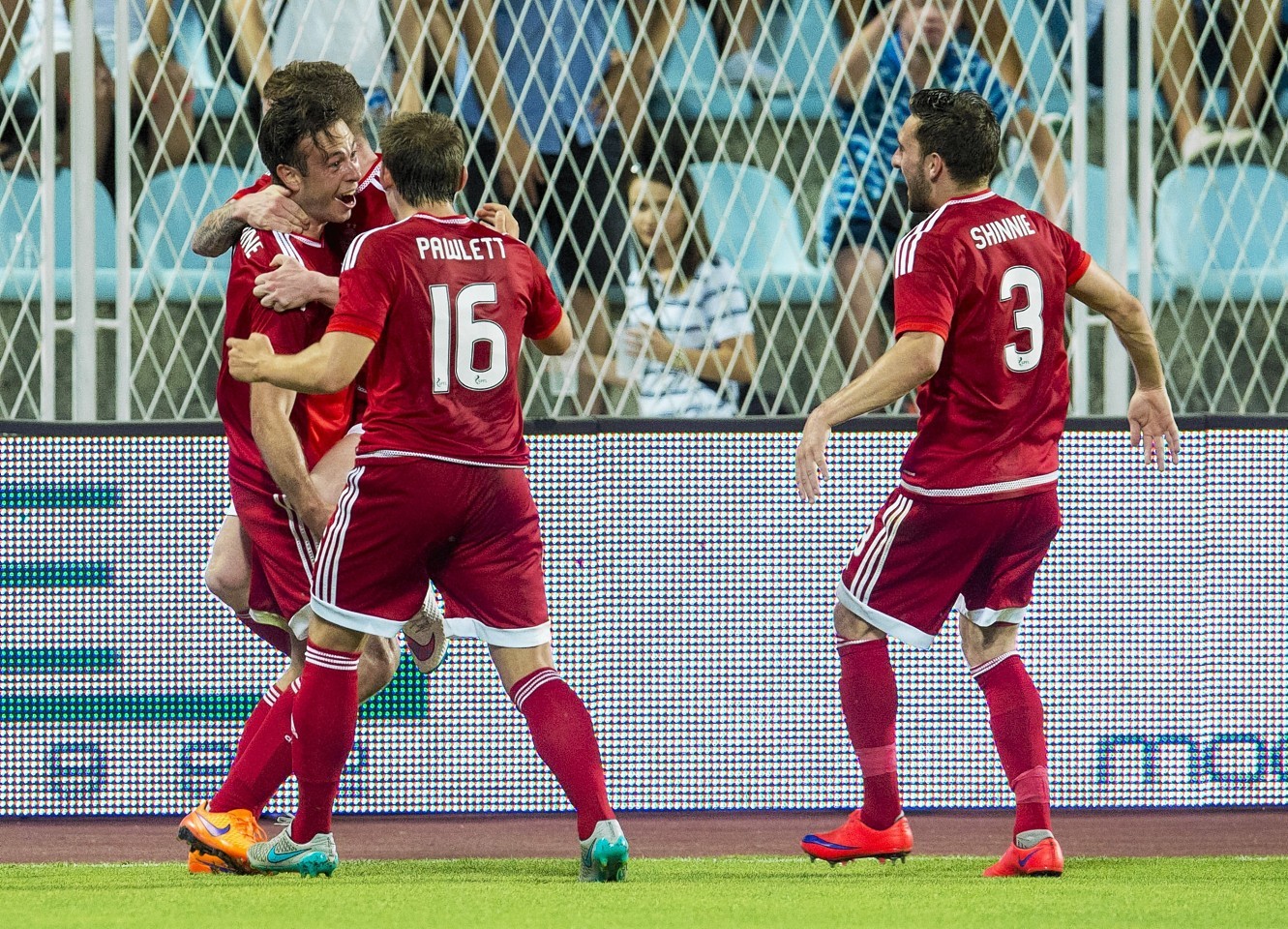 Aberdeen's Andrew Considine (left) celebrates after putting his side 1-0 up