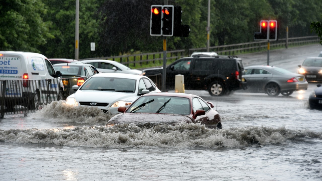 Heavy flooding in Anderson Drive. Aberdeen.
Picture by Colin Rennie