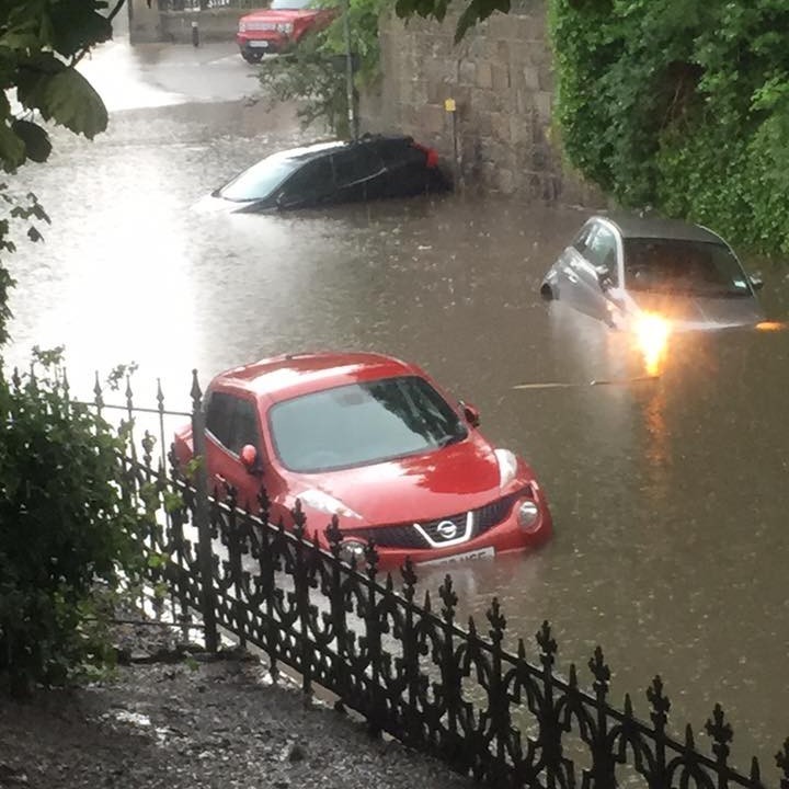 Cars stranded in Deemount Terrace. Picture taken by David Wynn from Inn at the Park