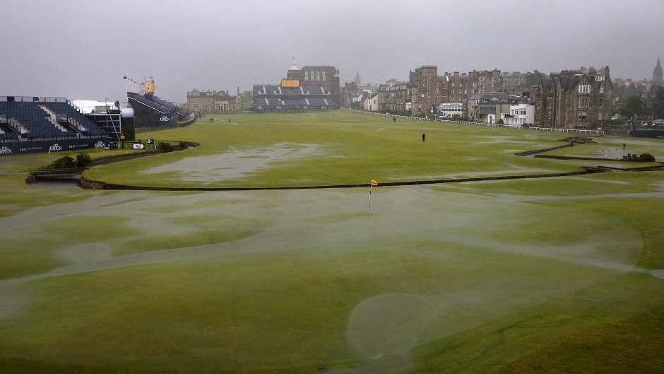 Heavy rain forced the suspension of play at St Andrews