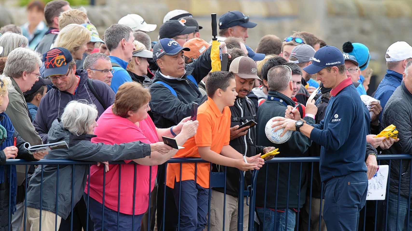 Justin Rose meets supporters