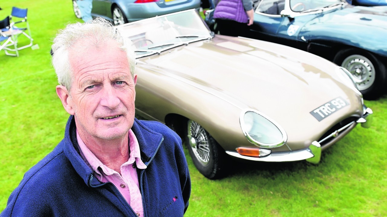 Richard Cartmell with his Jaguar E-type 4.2.    
Picture by Kami Thomson    26-07-15
