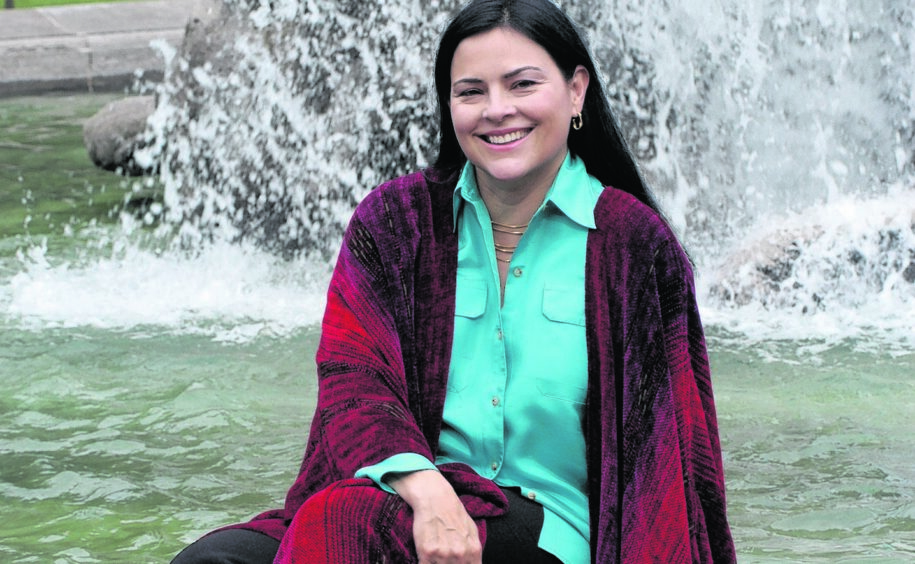 Diana Gabaldon.