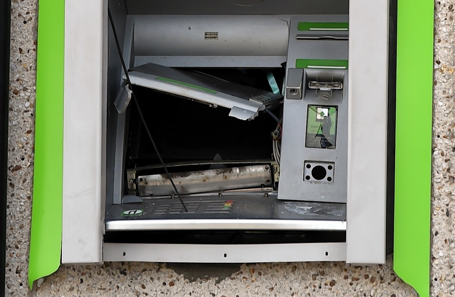 Thieves tried to break in to the Co-op and the cashline machine at Kingswells.    