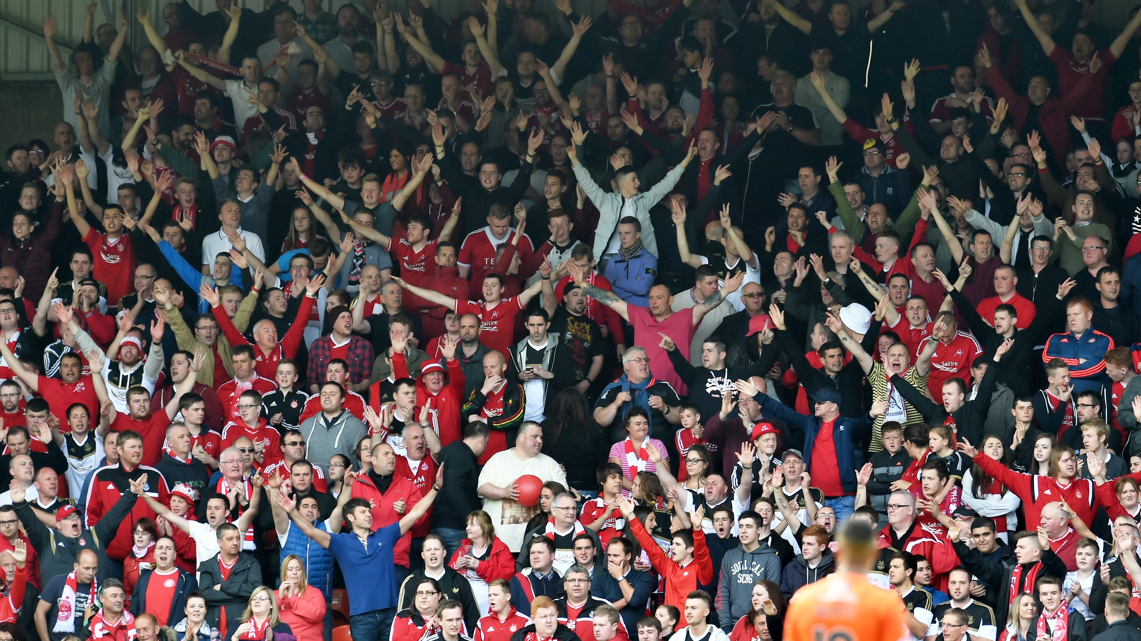 The Aberdeen supporters were in fine voice at Tannadice on Sunday, particularly after Kenny McLean's goal