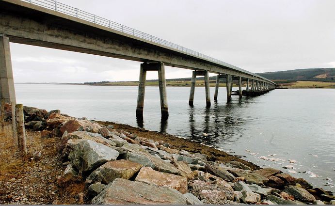 The A9 Dornoch Bridge will be closed to high sided vehicles tomorrow from 9am.