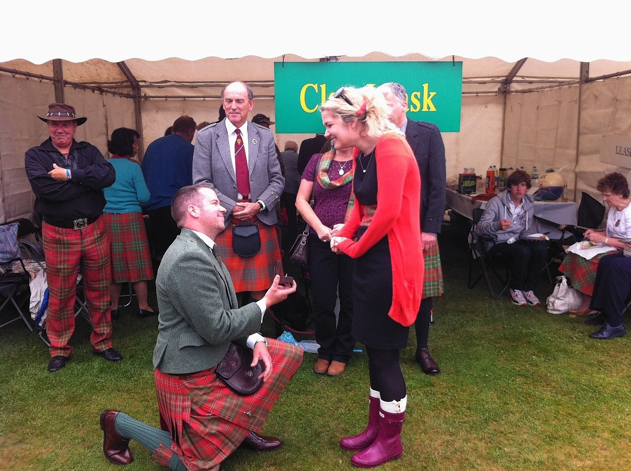 Clansman Sandy Leask proposed to Fiona Miller at last year's Aboyne Highland Games, returning this year just weeks before their wedding.