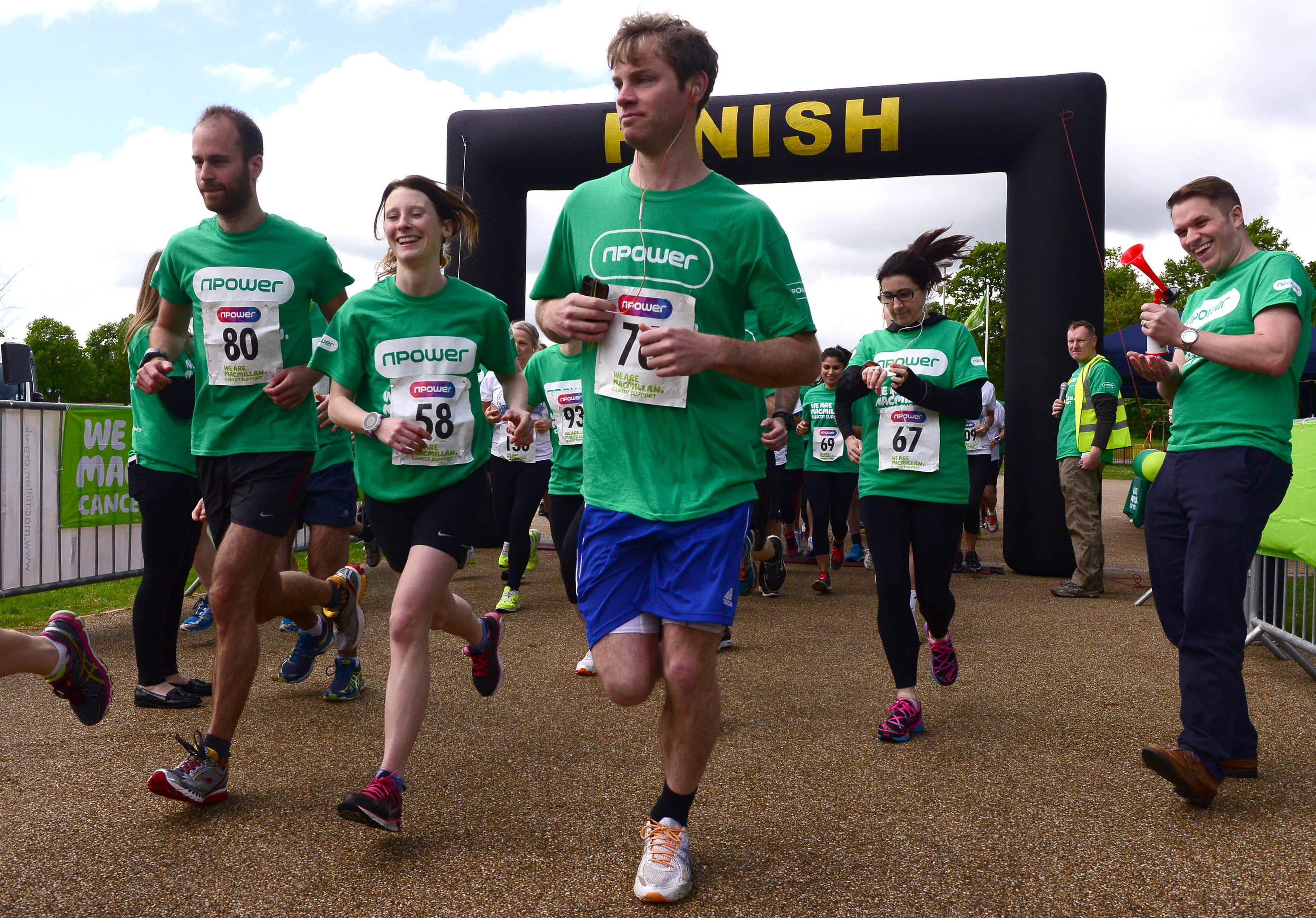 Npower's 10K team volunteering and running for Macmillan Cancer Support