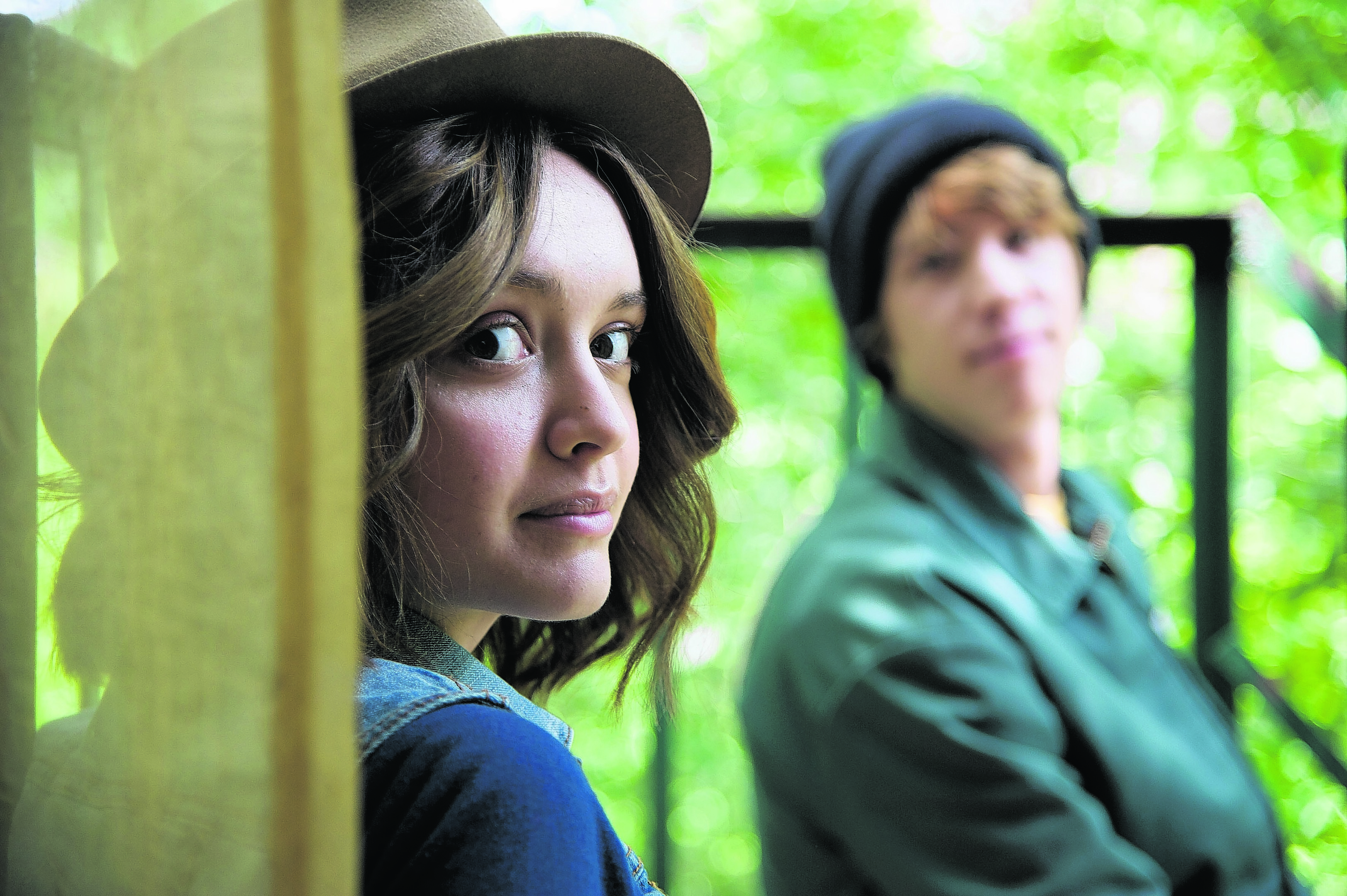 Olivia Cooke as Rachel and Thomas Mann as Greg in Me And Earl And The Dying Girl
